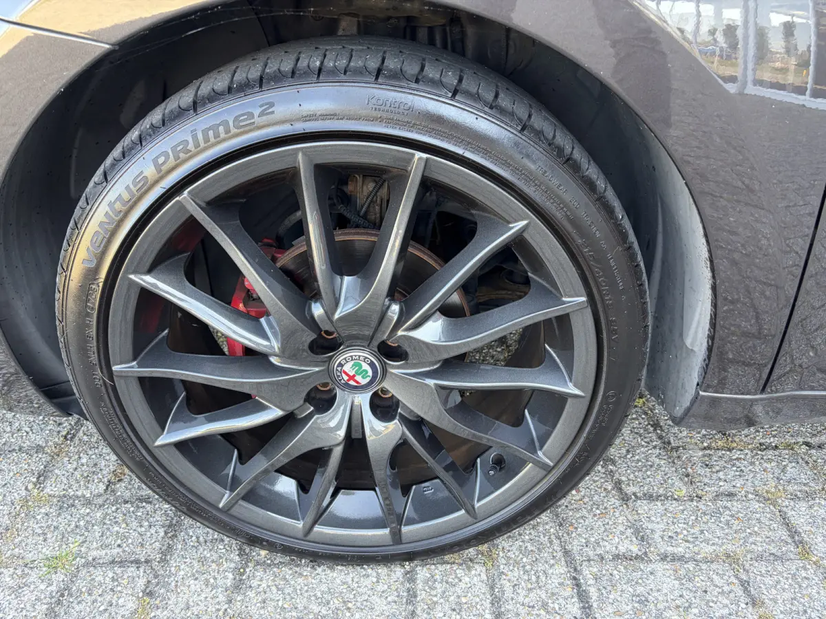 TwinAir Super | 18" velgen | Navigatie | Pack Veloce