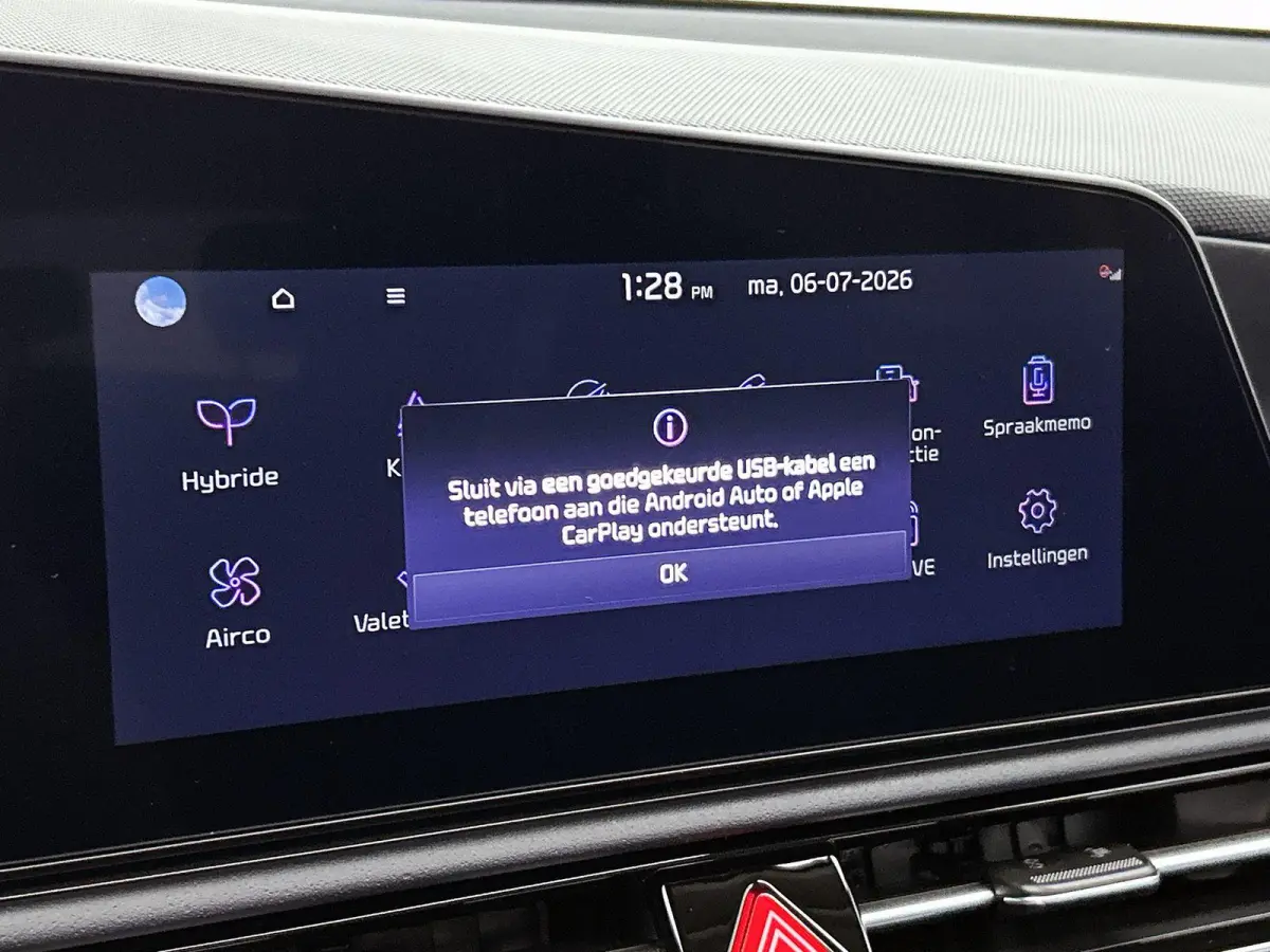 1.6 136pk Hybrid ExecutiveLine Automaat | Trekhaak | Schuif-/Kanteldak | Elektrisch Verstelb. Bestuurdersstoel | Adaptieve Cruise Control | Camera | Head-Up Display | 18"LMV | Keyless Entry/