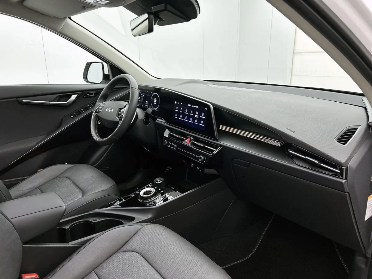 1.6 136pk Hybrid ExecutiveLine Automaat | Trekhaak | Schuif-/Kanteldak | Elektrisch Verstelb. Bestuurdersstoel | Adaptieve Cruise Control | Camera | Head-Up Display | 18"LMV | Keyless Entry/