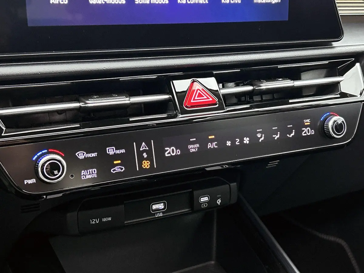 1.6 136pk Hybrid ExecutiveLine Automaat | Trekhaak | Schuif-/Kanteldak | Elektrisch Verstelb. Bestuurdersstoel | Adaptieve Cruise Control | Camera | Head-Up Display | 18"LMV | Keyless Entry/