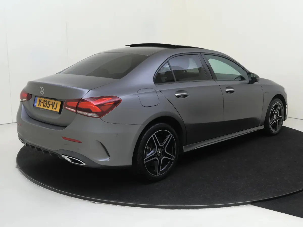 250 e Business Solution AMG Limited Mountaingrijs Magno /Panoramadak /Memory