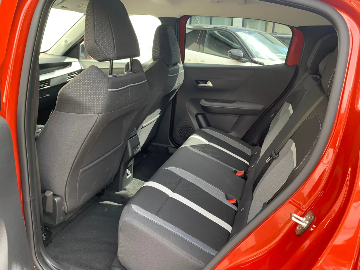 GS 44 kWh Airco | Camera | Cruise Control | DAB | LED | LMV 17" | Navi | PDC V&A | Stoel-Stuur en Voorruitverwarming |
