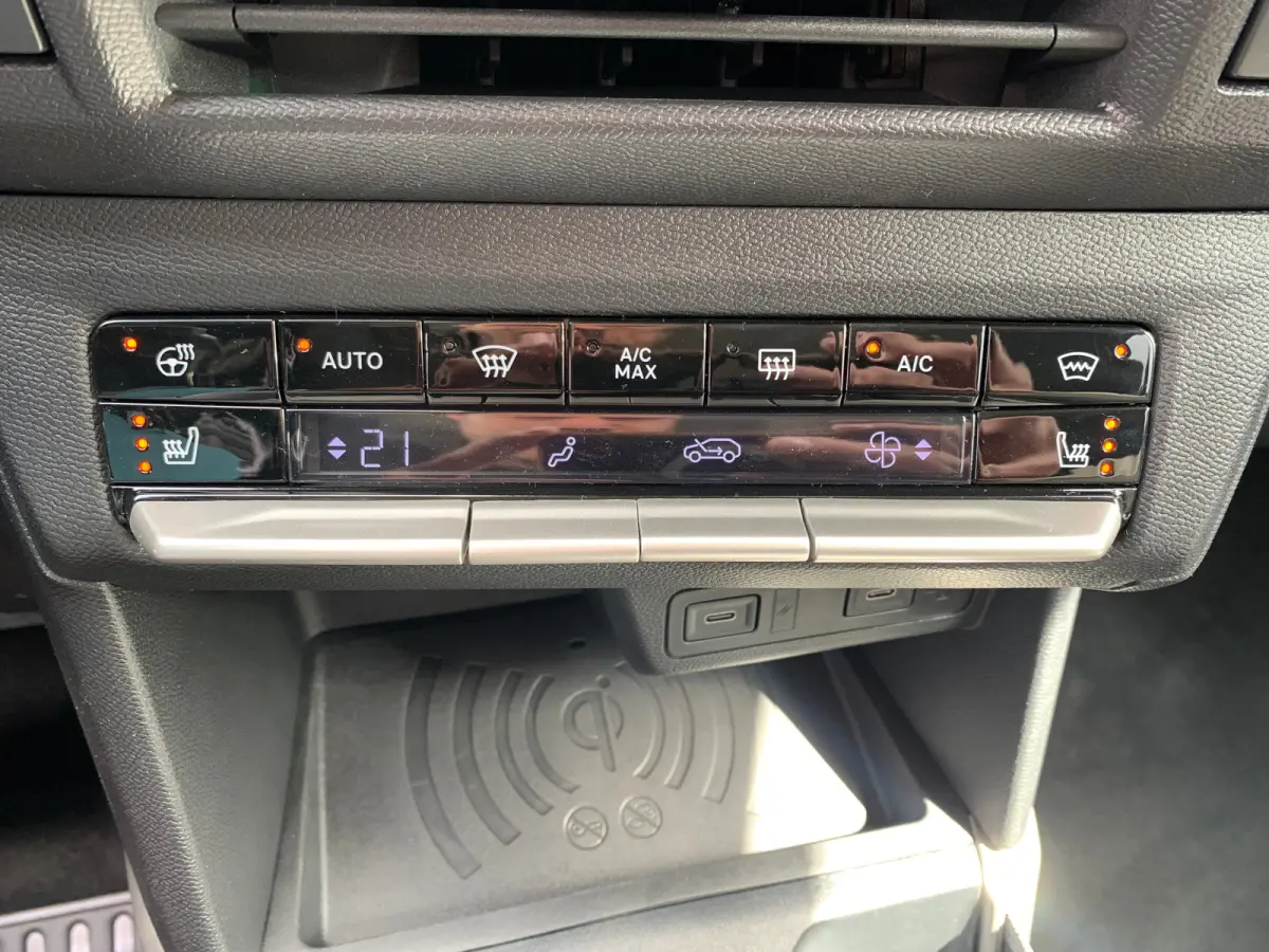 GS 44 kWh Airco | Camera | Cruise Control | DAB | LED | LMV 17" | Navi | PDC V&A | Stoel-Stuur en Voorruitverwarming |