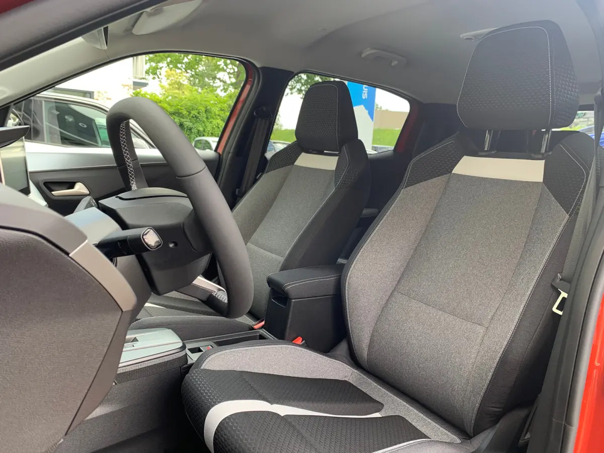 GS 44 kWh Airco | Camera | Cruise Control | DAB | LED | LMV 17" | Navi | PDC V&A | Stoel-Stuur en Voorruitverwarming |