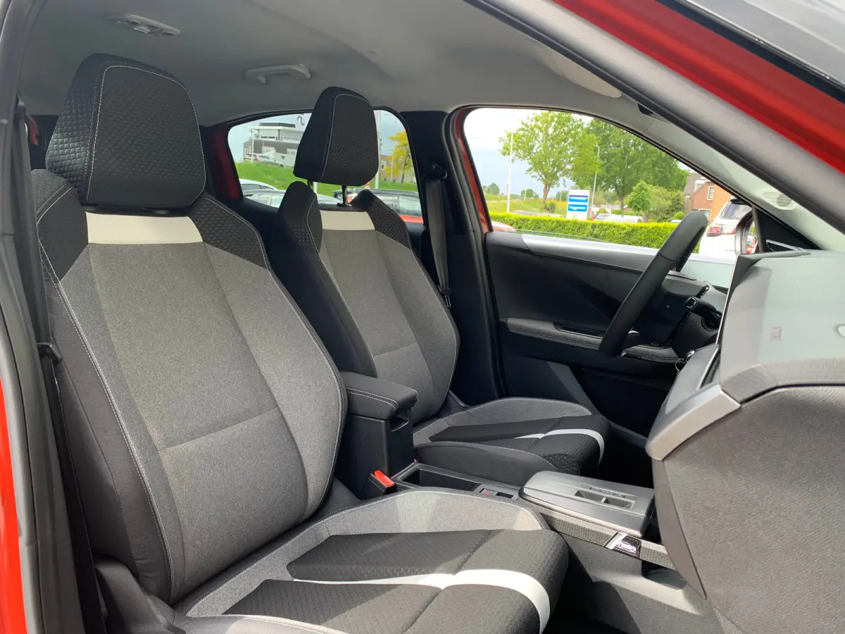 GS 44 kWh Airco | Camera | Cruise Control | DAB | LED | LMV 17" | Navi | PDC V&A | Stoel-Stuur en Voorruitverwarming |