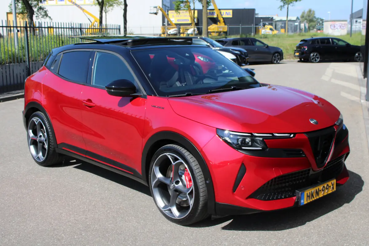 Elettrica Veloce 280pk 54 kWh | Nieuwprijs €55.000,- | Panorama/schuifdak | Sabelt sportstoelen | NL auto | 11.000km |