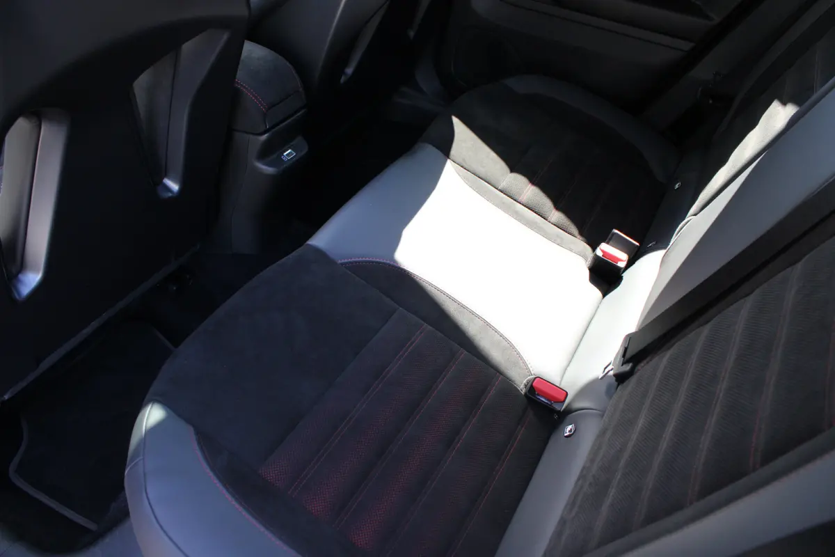 Elettrica Veloce 280pk 54 kWh | Nieuwprijs €55.000,- | Panorama/schuifdak | Sabelt sportstoelen | NL auto | 11.000km |