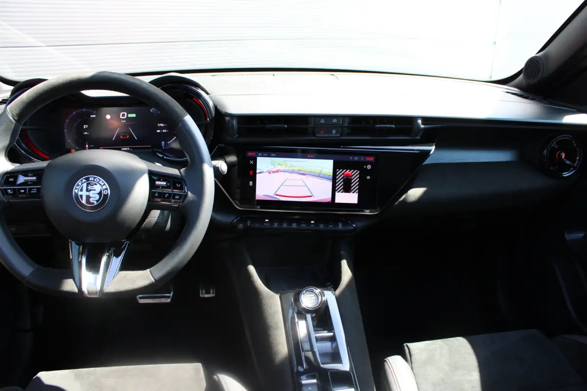 Elettrica Veloce 280pk 54 kWh | Nieuwprijs €55.000,- | Panorama/schuifdak | Sabelt sportstoelen | NL auto | 11.000km |