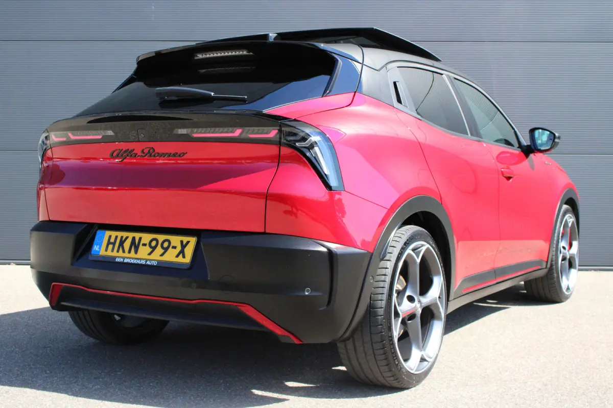 Elettrica Veloce 280pk 54 kWh | Nieuwprijs €55.000,- | Panorama/schuifdak | Sabelt sportstoelen | NL auto | 11.000km |