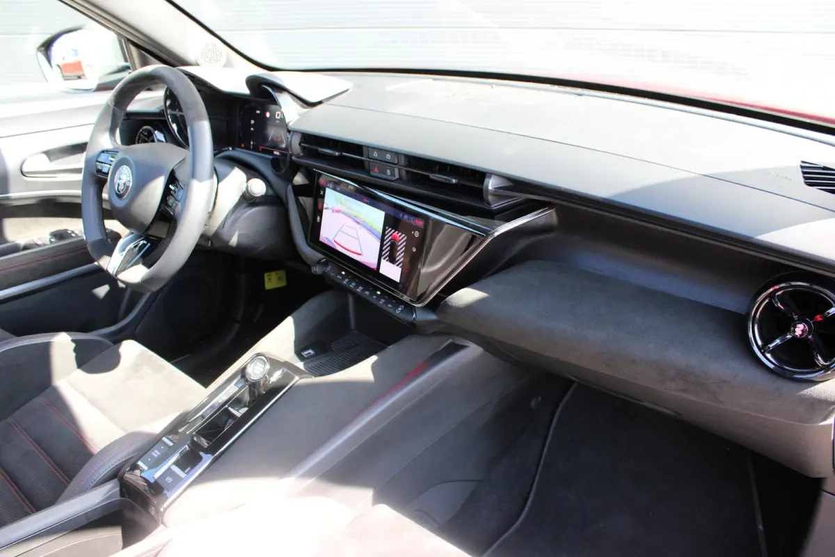 Elettrica Veloce 280pk 54 kWh | Nieuwprijs €55.000,- | Panorama/schuifdak | Sabelt sportstoelen | NL auto | 11.000km |