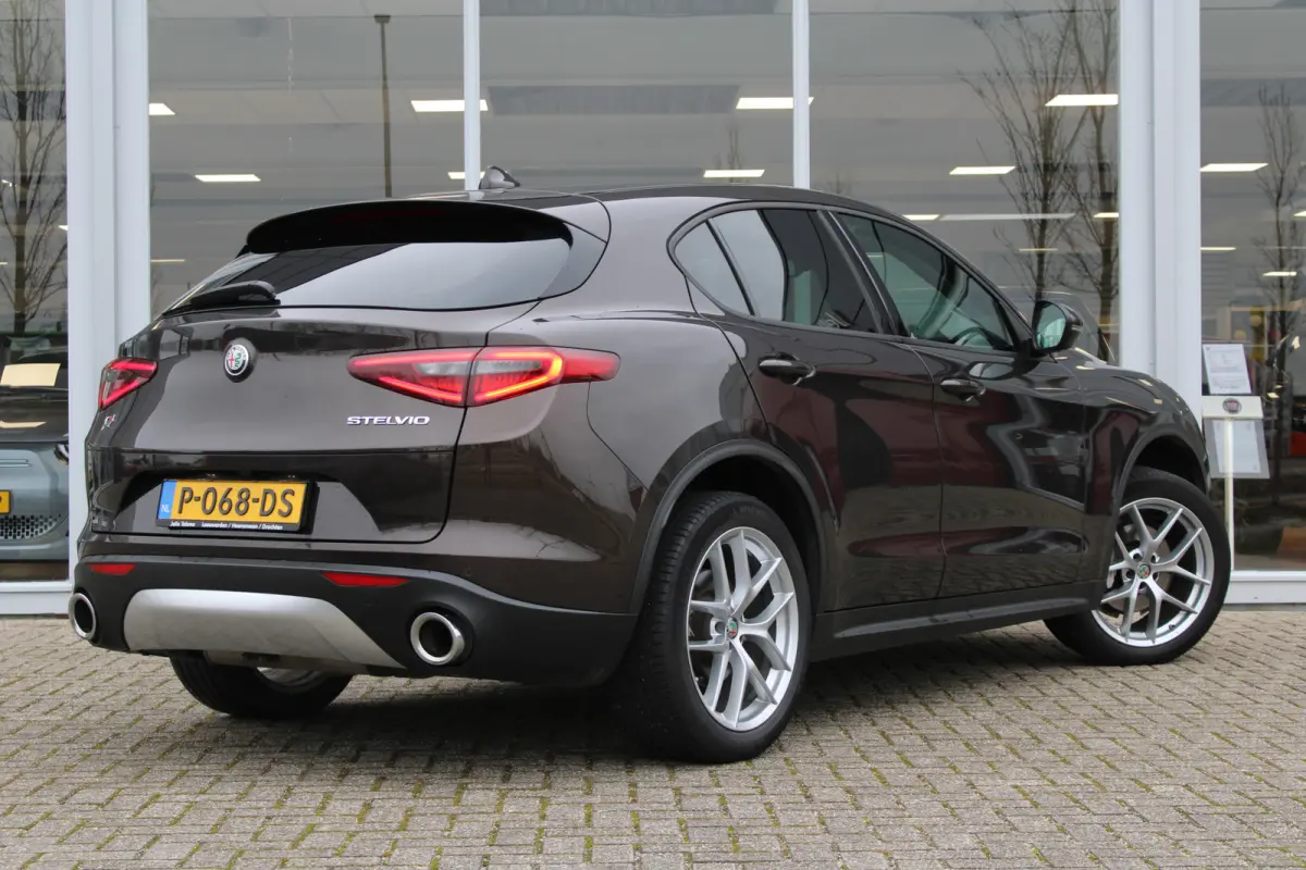 2.0 T AWD Super | Navigatie | Afneembare Trekhaak | 20" Lichtmetalen Velgen | Achteruitrijcamera