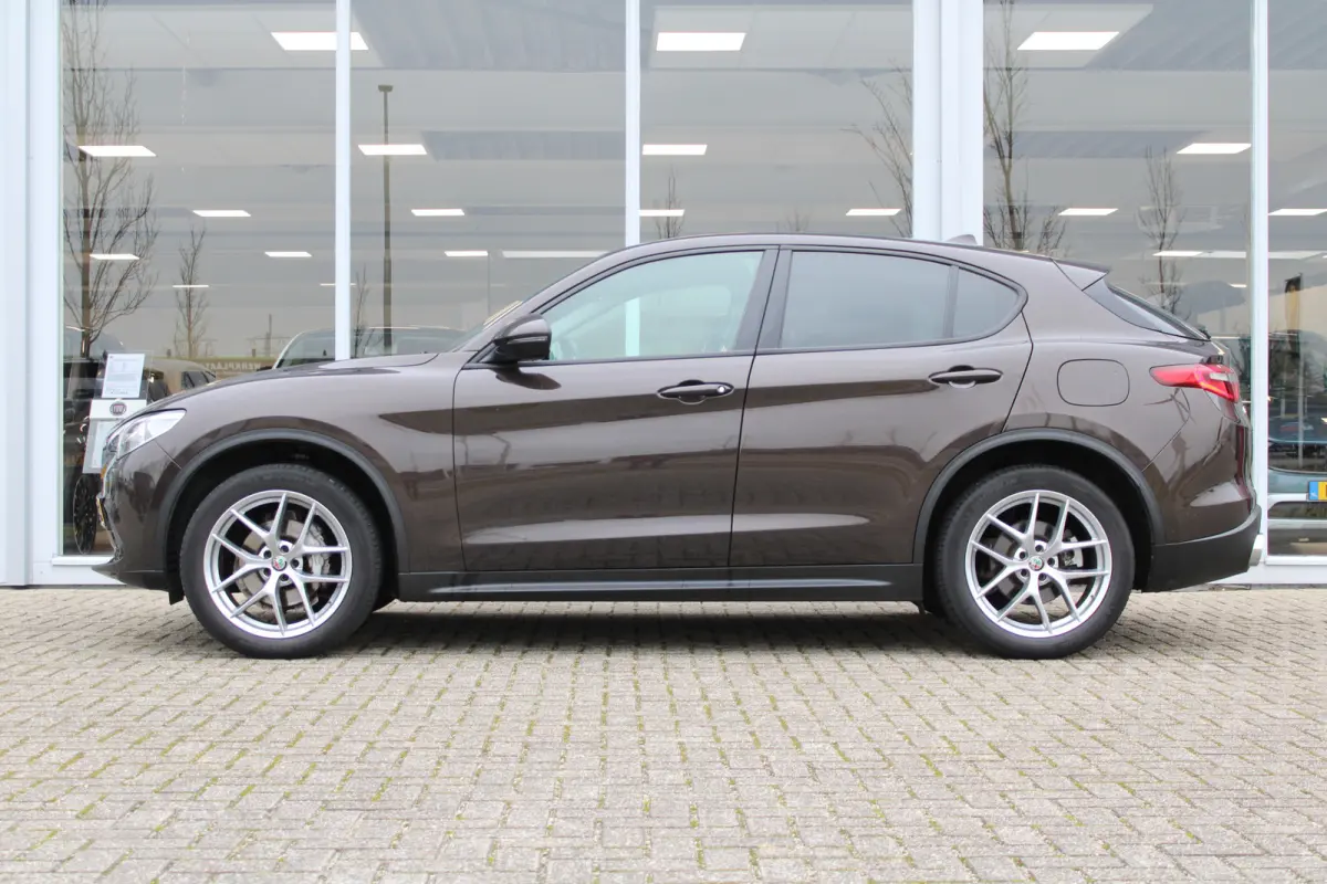 2.0 T AWD Super | Navigatie | Afneembare Trekhaak | 20" Lichtmetalen Velgen | Achteruitrijcamera
