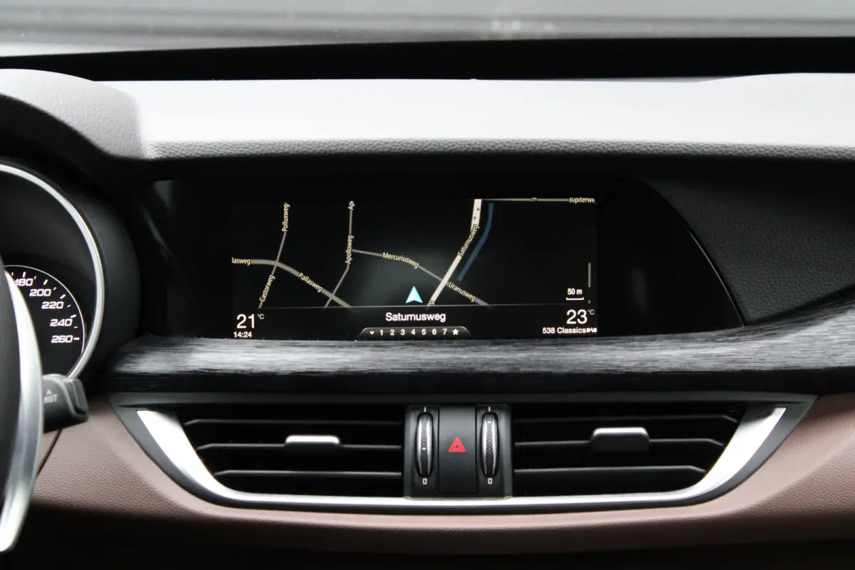 2.0 T AWD Super | Navigatie | Afneembare Trekhaak | 20" Lichtmetalen Velgen | Achteruitrijcamera