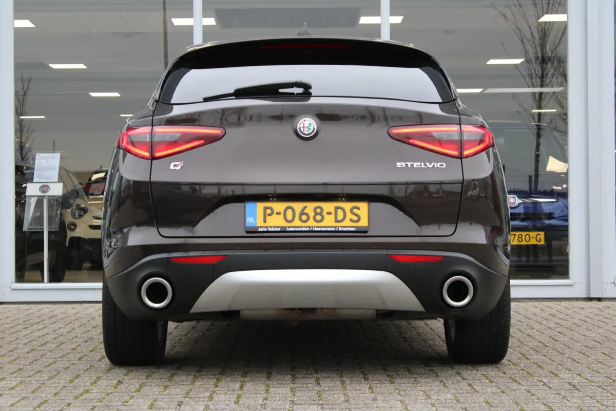 2.0 T AWD Super | Navigatie | Afneembare Trekhaak | 20" Lichtmetalen Velgen | Achteruitrijcamera