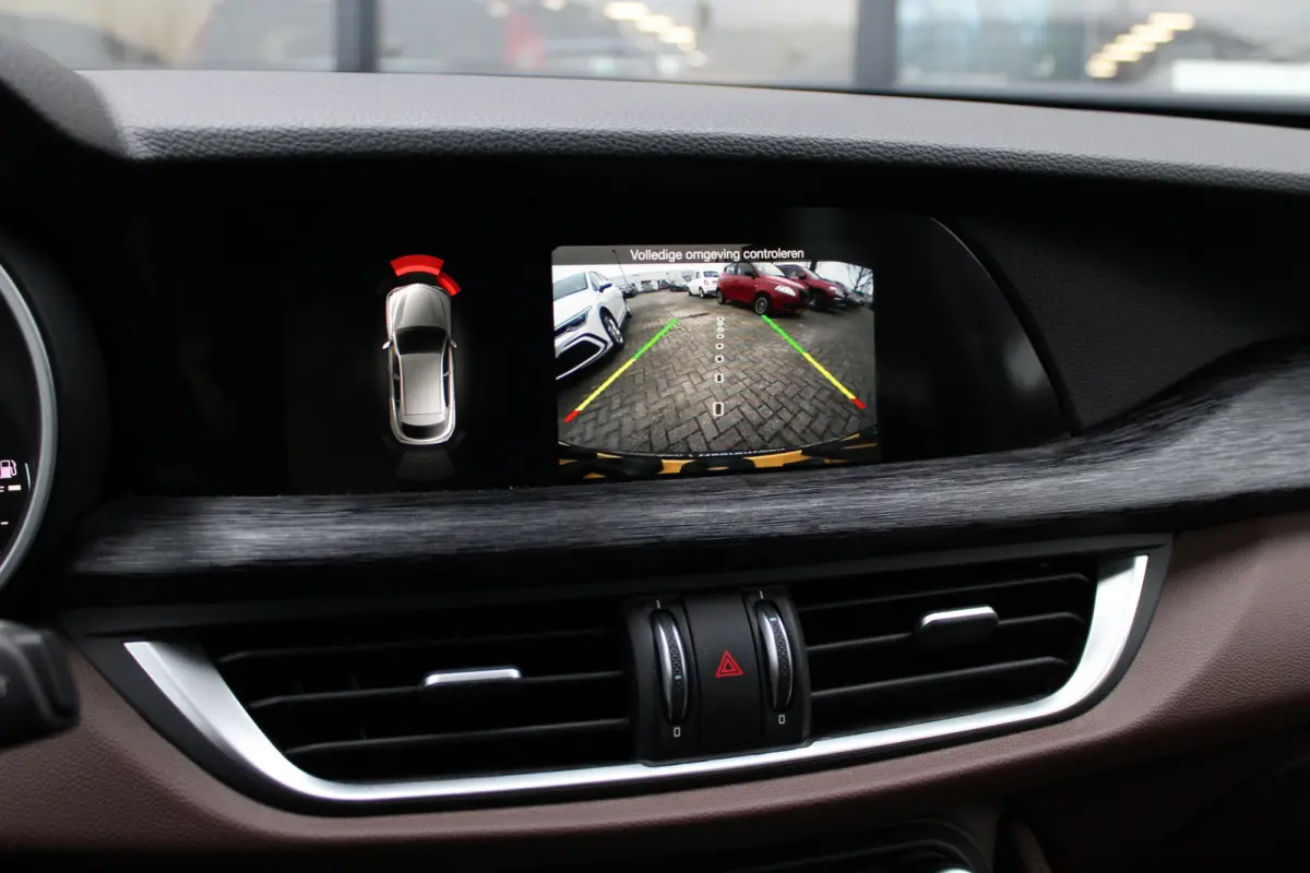 2.0 T AWD Super | Navigatie | Afneembare Trekhaak | 20" Lichtmetalen Velgen | Achteruitrijcamera