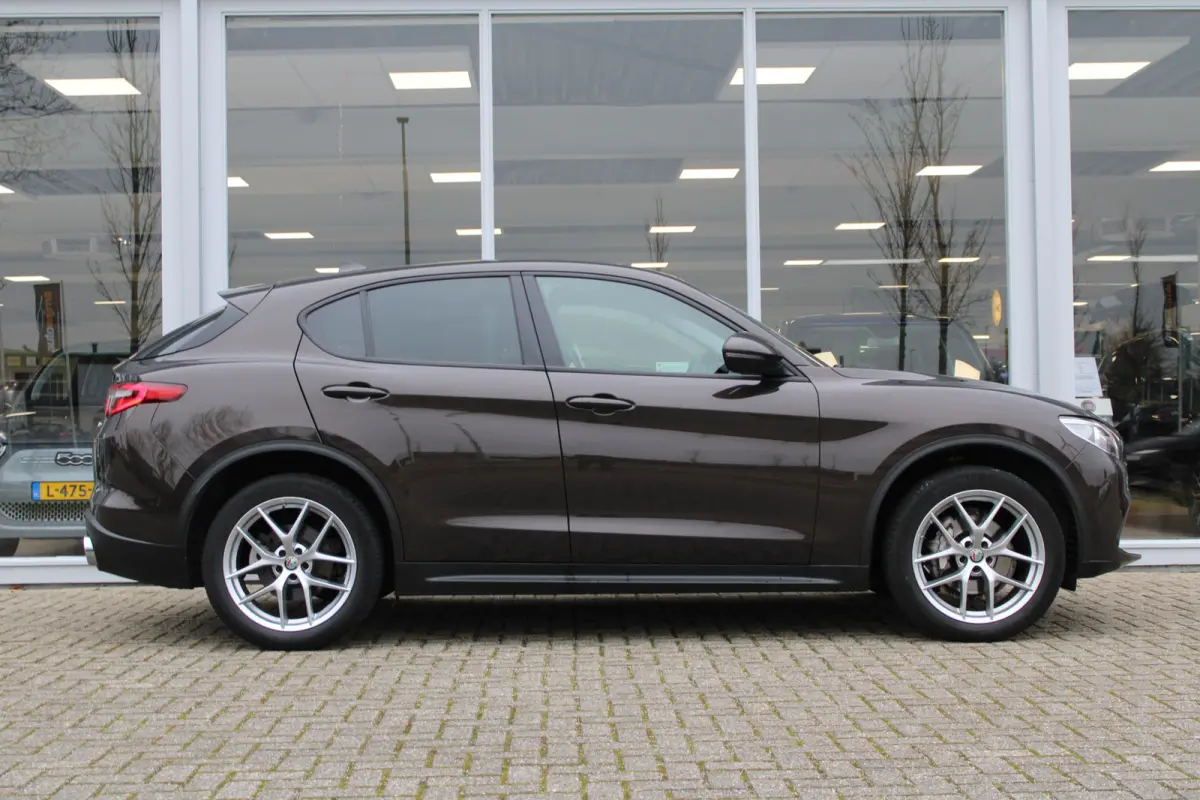 2.0 T AWD Super | Navigatie | Afneembare Trekhaak | 20" Lichtmetalen Velgen | Achteruitrijcamera