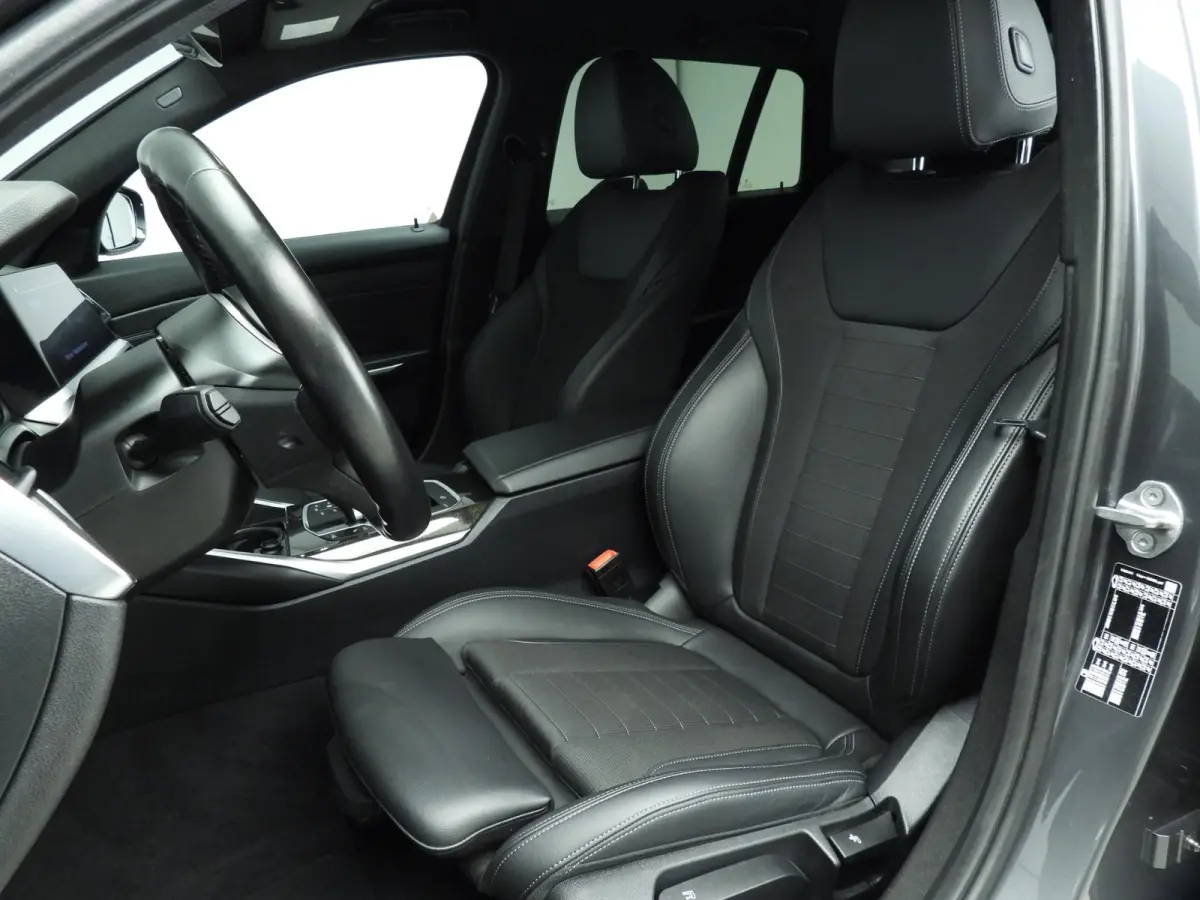 320i | LED | Navigatie | Sportstoelen | Stoelverwarming | Shadow Line | DAB | Hifi speakers | Alu 17 inch