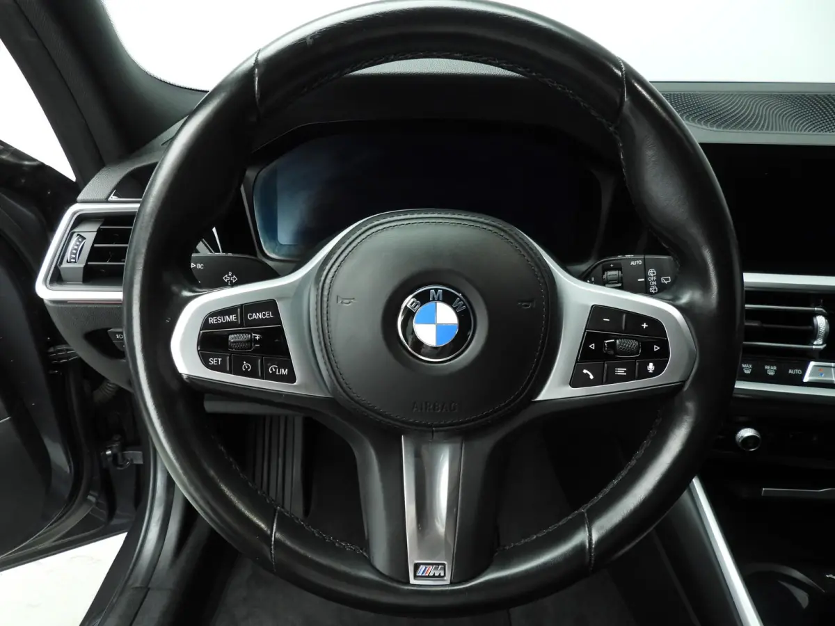 320i | LED | Navigatie | Sportstoelen | Stoelverwarming | Shadow Line | DAB | Hifi speakers | Alu 17 inch