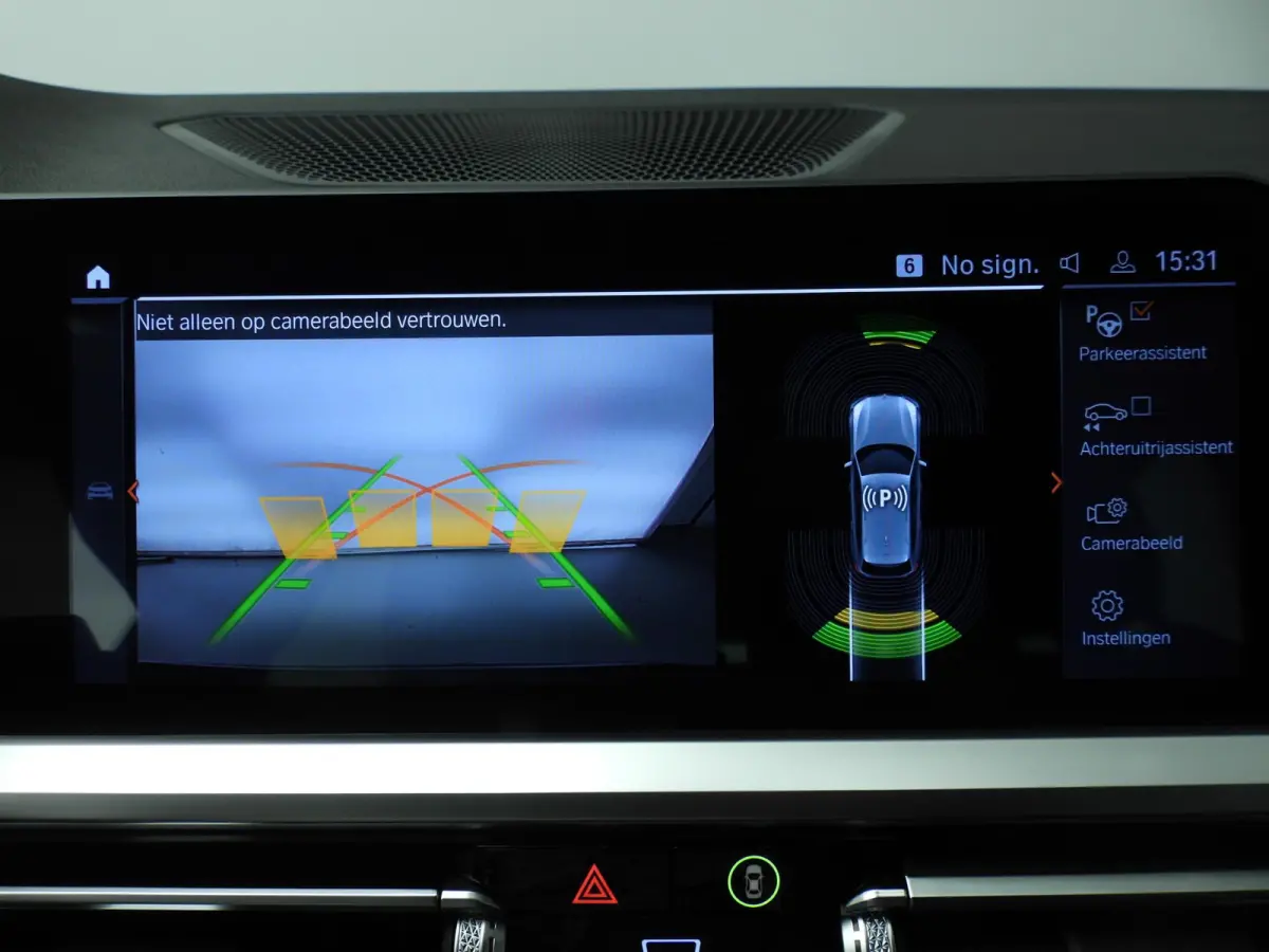 320i | LED | Navigatie | Sportstoelen | Stoelverwarming | Shadow Line | DAB | Hifi speakers | Alu 17 inch