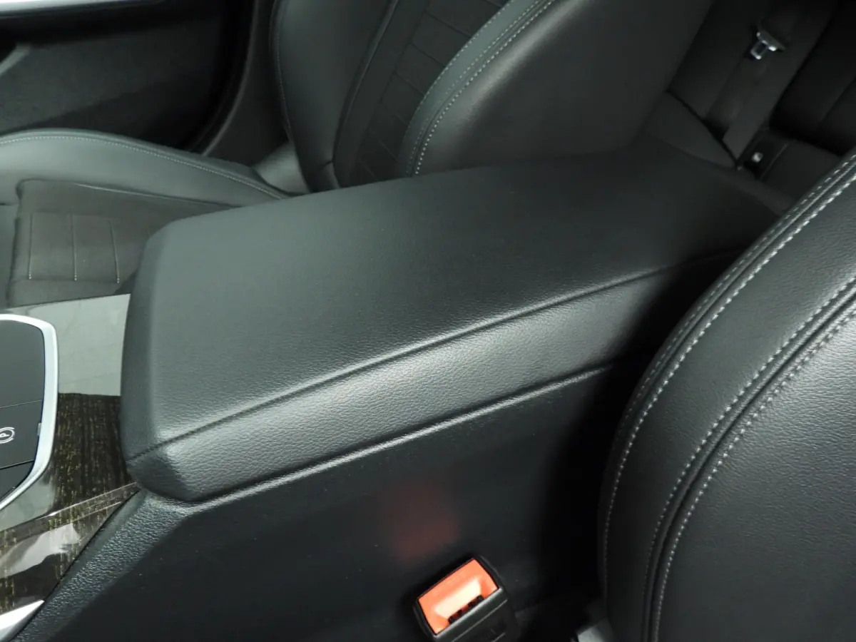 320i | LED | Navigatie | Sportstoelen | Stoelverwarming | Shadow Line | DAB | Hifi speakers | Alu 17 inch