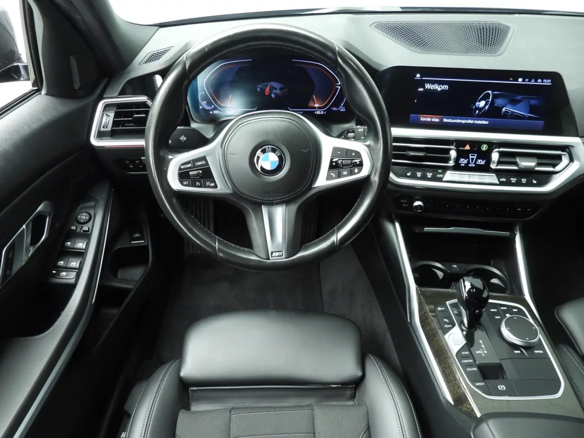 320i | LED | Navigatie | Sportstoelen | Stoelverwarming | Shadow Line | DAB | Hifi speakers | Alu 17 inch