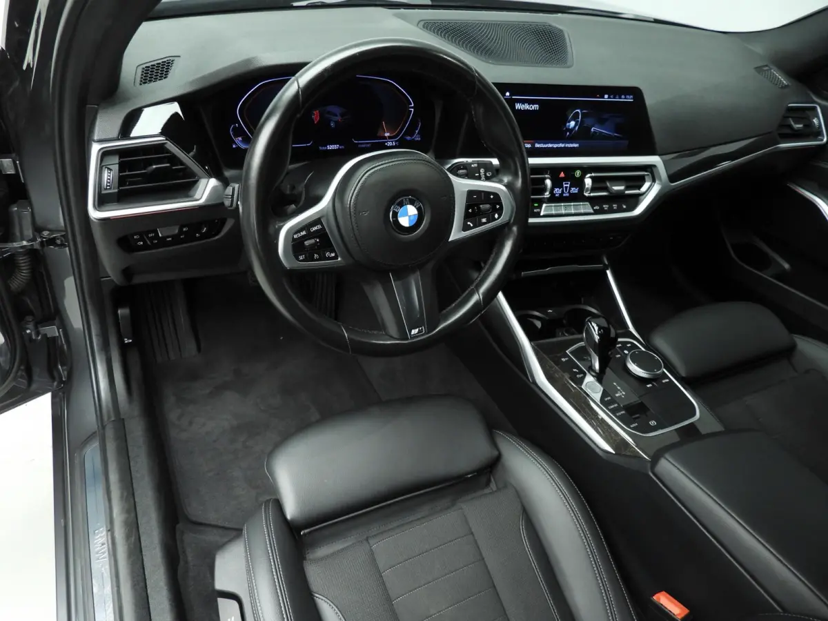 320i | LED | Navigatie | Sportstoelen | Stoelverwarming | Shadow Line | DAB | Hifi speakers | Alu 17 inch