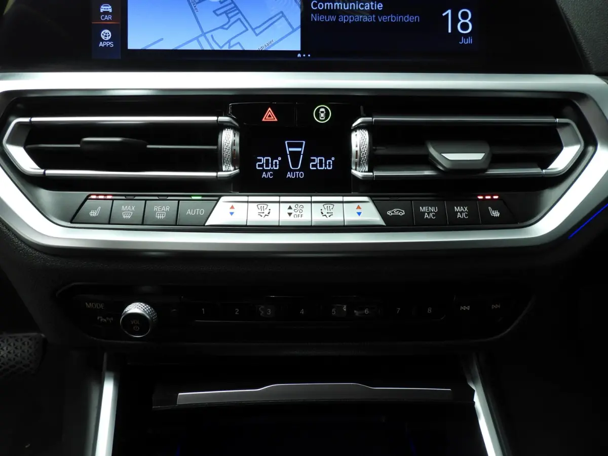 320i | LED | Navigatie | Sportstoelen | Stoelverwarming | Shadow Line | DAB | Hifi speakers | Alu 17 inch