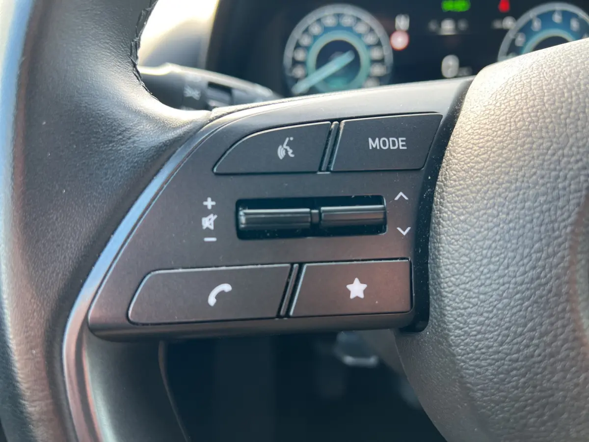 1.0 T-GDI 100pk Comfort | Airco | Camera | Carplay | Cruise control | Dodehoek detectie | Navigatie | Parkeersensoren | Digitaal cockpit | Lichtmetalen velgen