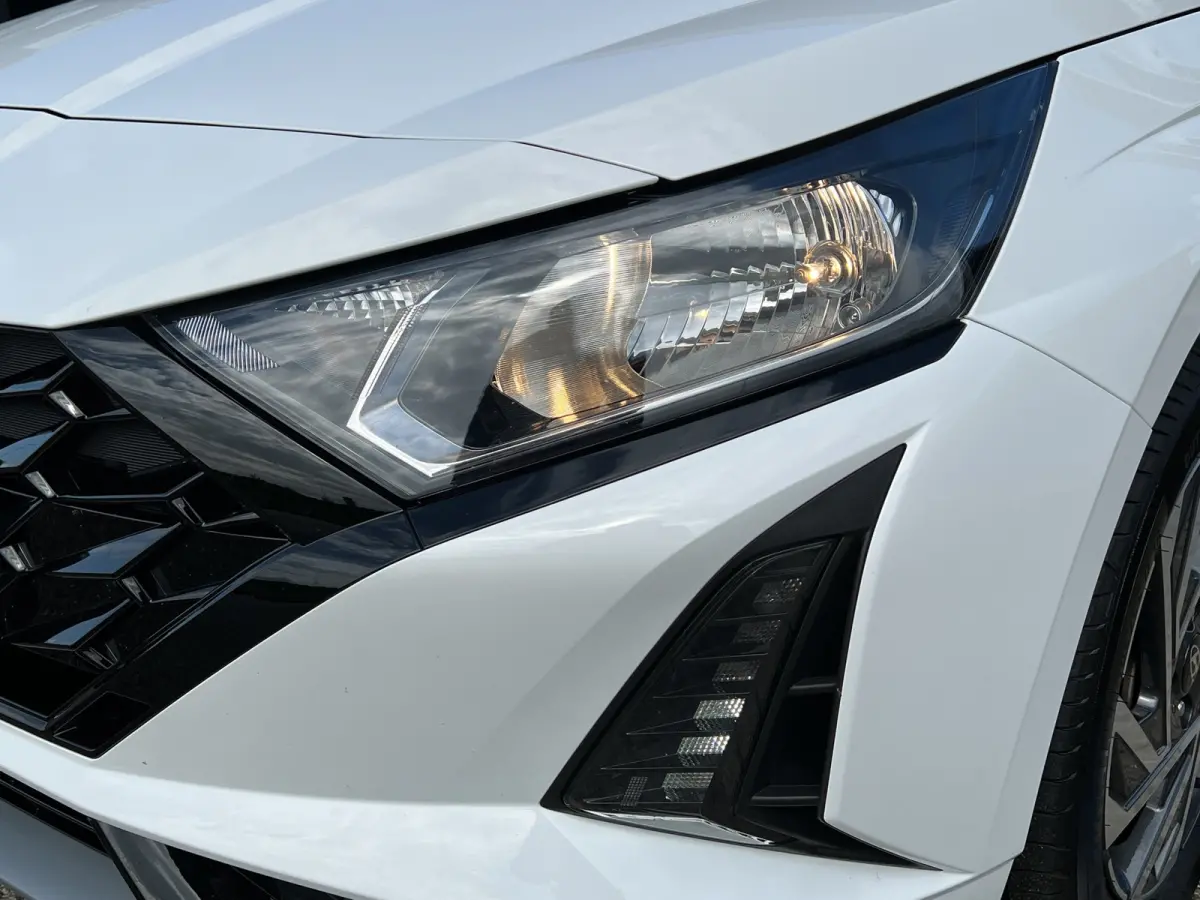 1.0 T-GDI 100pk Comfort | Airco | Camera | Carplay | Cruise control | Dodehoek detectie | Navigatie | Parkeersensoren | Digitaal cockpit | Lichtmetalen velgen
