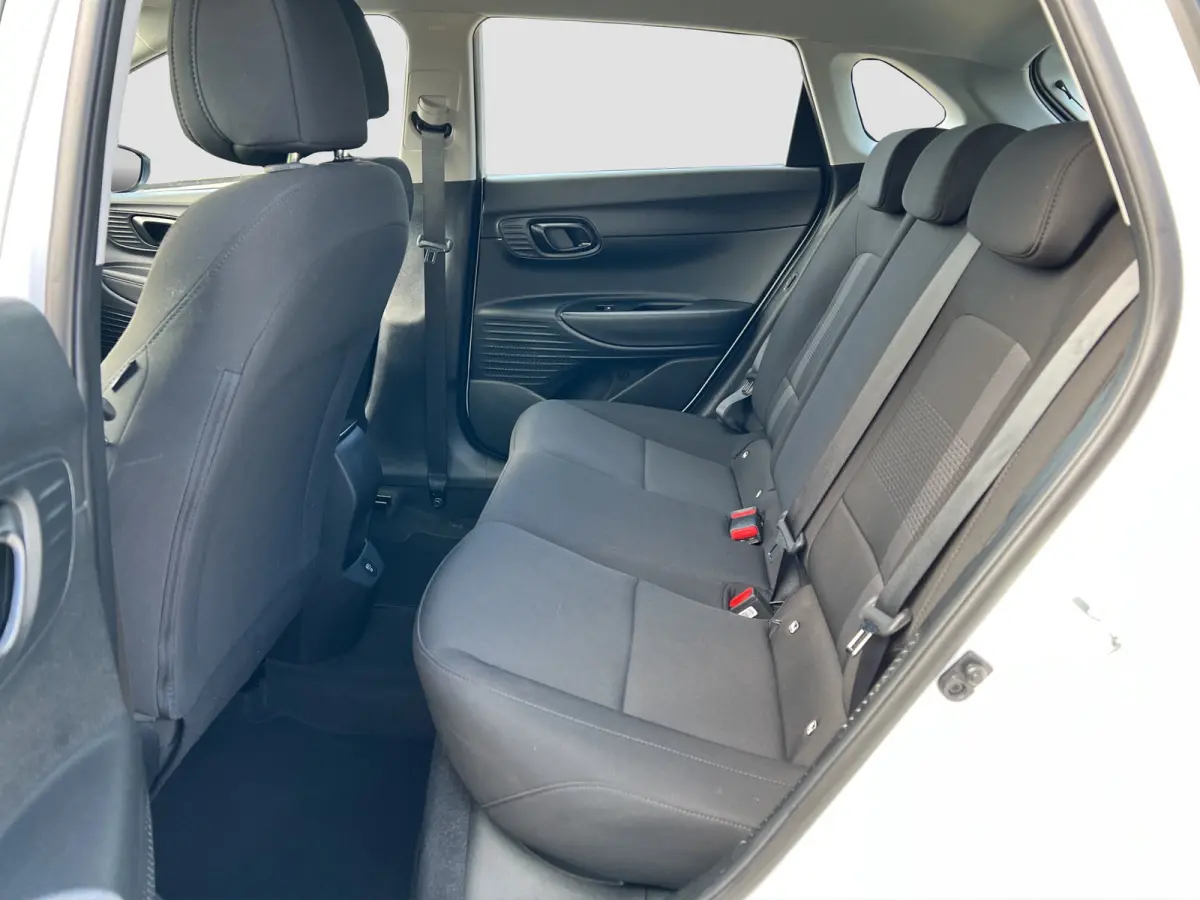 1.0 T-GDI 100pk Comfort | Airco | Camera | Carplay | Cruise control | Dodehoek detectie | Navigatie | Parkeersensoren | Digitaal cockpit | Lichtmetalen velgen