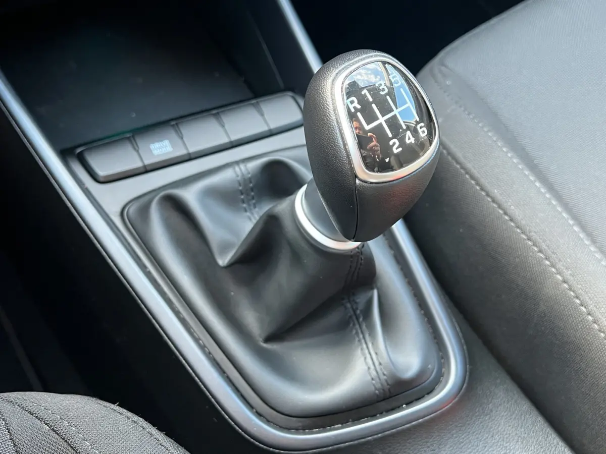 1.0 T-GDI 100pk Comfort | Airco | Camera | Carplay | Cruise control | Dodehoek detectie | Navigatie | Parkeersensoren | Digitaal cockpit | Lichtmetalen velgen