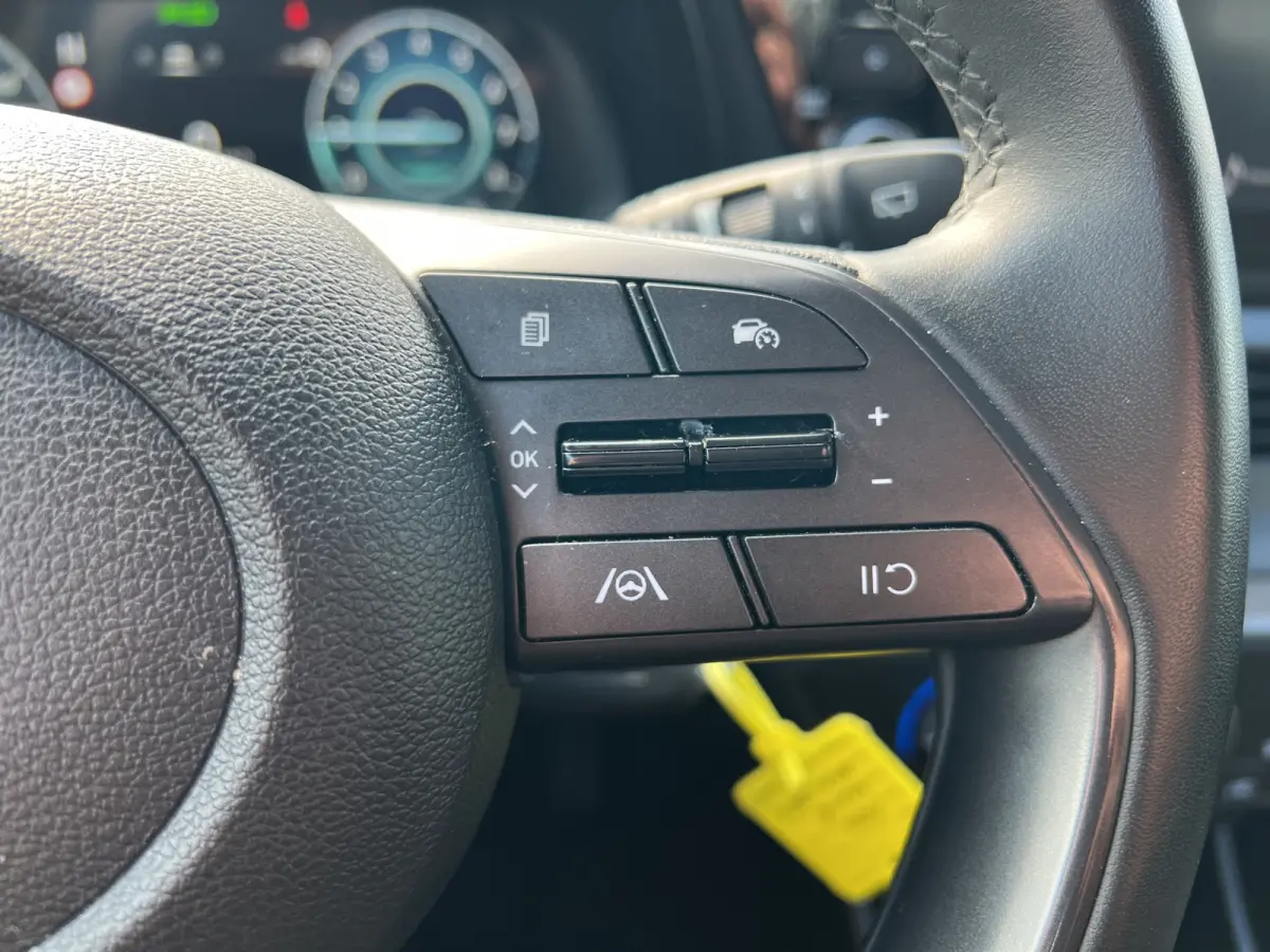 1.0 T-GDI 100pk Comfort | Airco | Camera | Carplay | Cruise control | Dodehoek detectie | Navigatie | Parkeersensoren | Digitaal cockpit | Lichtmetalen velgen