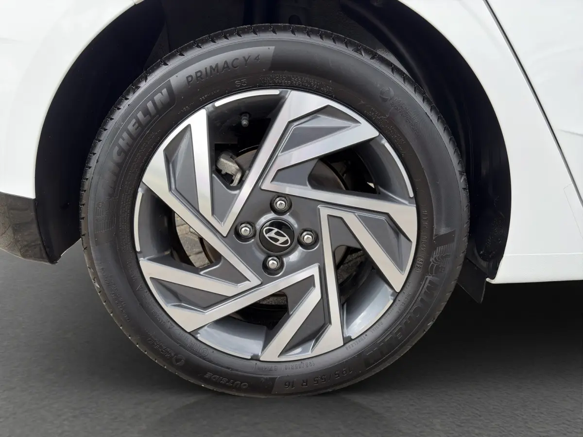 1.0 T-GDI 100pk Comfort | Airco | Camera | Carplay | Cruise control | Dodehoek detectie | Navigatie | Parkeersensoren | Digitaal cockpit | Lichtmetalen velgen