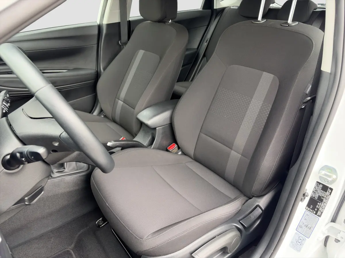 1.0 T-GDI 100pk Comfort | Airco | Camera | Carplay | Cruise control | Dodehoek detectie | Navigatie | Parkeersensoren | Digitaal cockpit | Lichtmetalen velgen