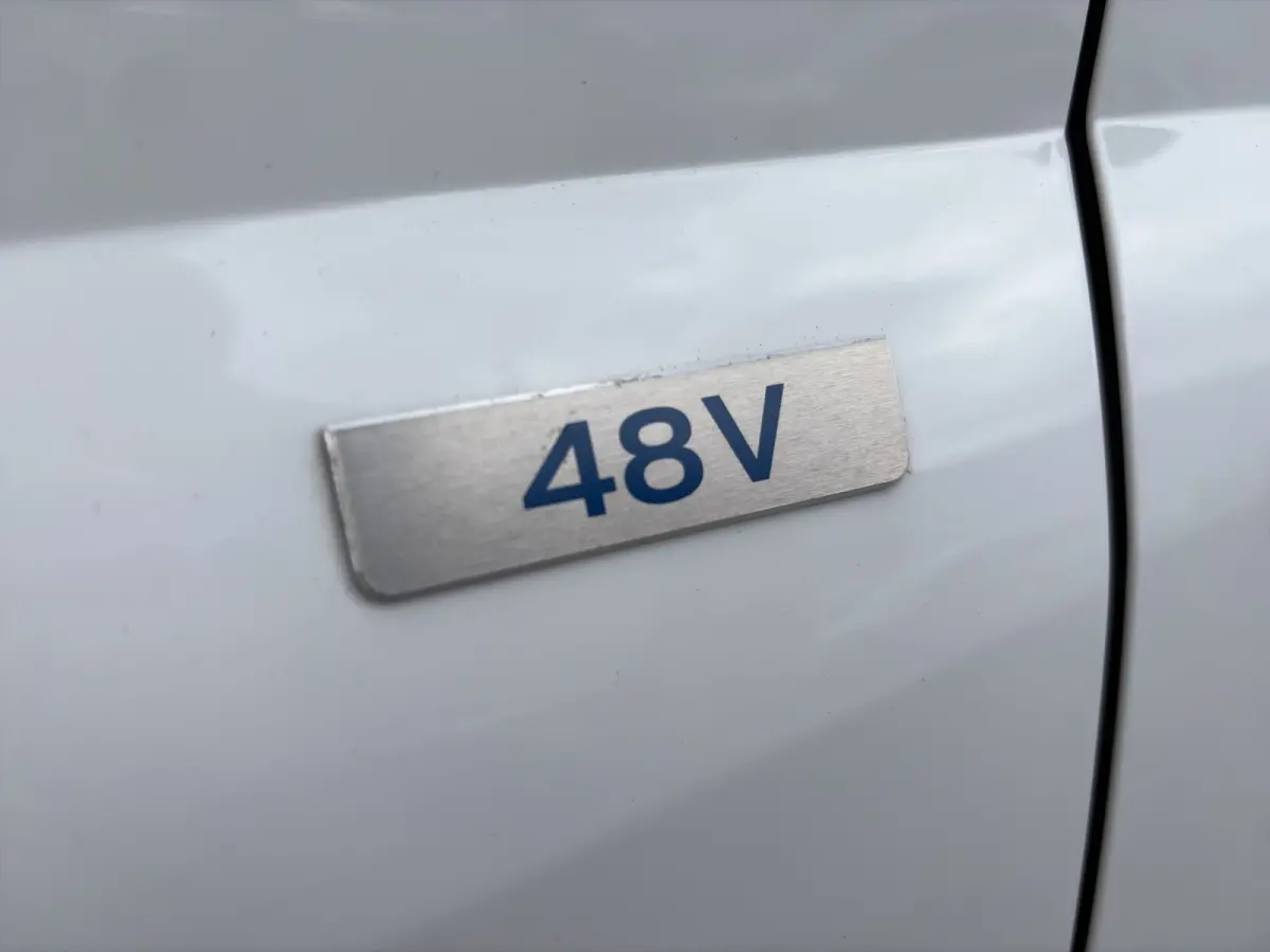 1.0 T-GDI 100pk Comfort | Airco | Camera | Carplay | Cruise control | Dodehoek detectie | Navigatie | Parkeersensoren | Digitaal cockpit | Lichtmetalen velgen