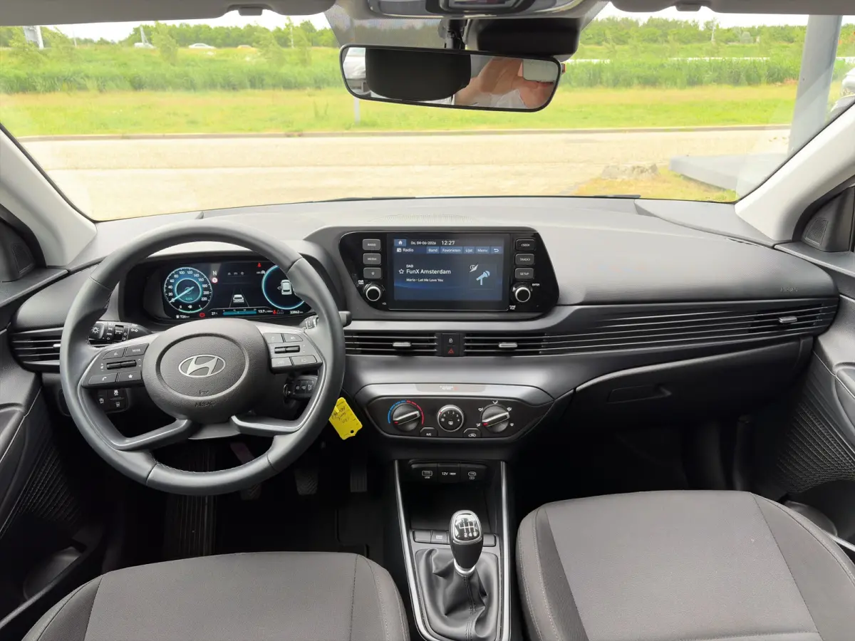1.0 T-GDI 100pk Comfort | Airco | Camera | Carplay | Cruise control | Dodehoek detectie | Navigatie | Parkeersensoren | Digitaal cockpit | Lichtmetalen velgen