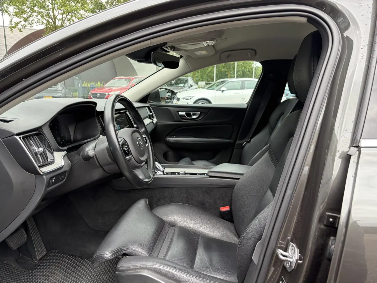 2.0 B3 Inscription ELEK. TREKHAAK | ELEK. STOELEN | ADAPT. CRUISE CONTROL | 12 MND BOVAG GARANTIE | STOEL + STUURVERWARMING | ELEK. ACHTERKLEP |