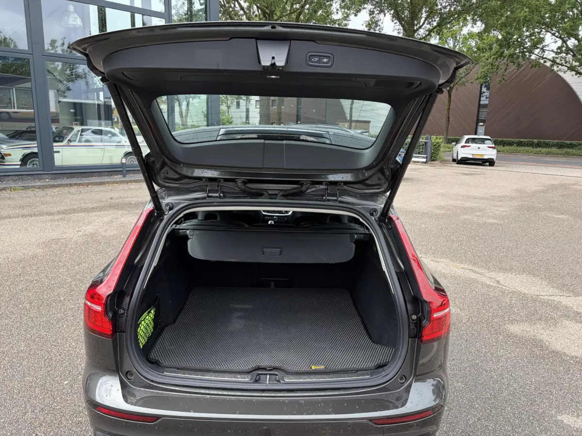 2.0 B3 Inscription ELEK. TREKHAAK | ELEK. STOELEN | ADAPT. CRUISE CONTROL | 12 MND BOVAG GARANTIE | STOEL + STUURVERWARMING | ELEK. ACHTERKLEP |