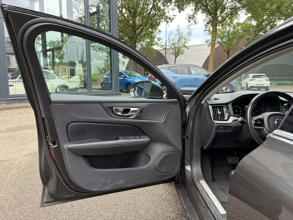 2.0 B3 Inscription ELEK. TREKHAAK | ELEK. STOELEN | ADAPT. CRUISE CONTROL | 12 MND BOVAG GARANTIE | STOEL + STUURVERWARMING | ELEK. ACHTERKLEP |