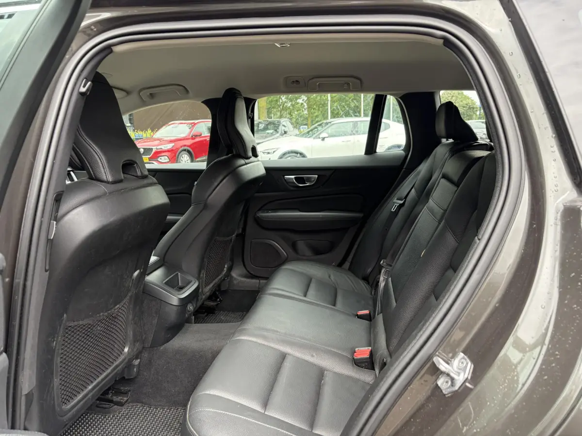 2.0 B3 Inscription ELEK. TREKHAAK | ELEK. STOELEN | ADAPT. CRUISE CONTROL | 12 MND BOVAG GARANTIE | STOEL + STUURVERWARMING | ELEK. ACHTERKLEP |
