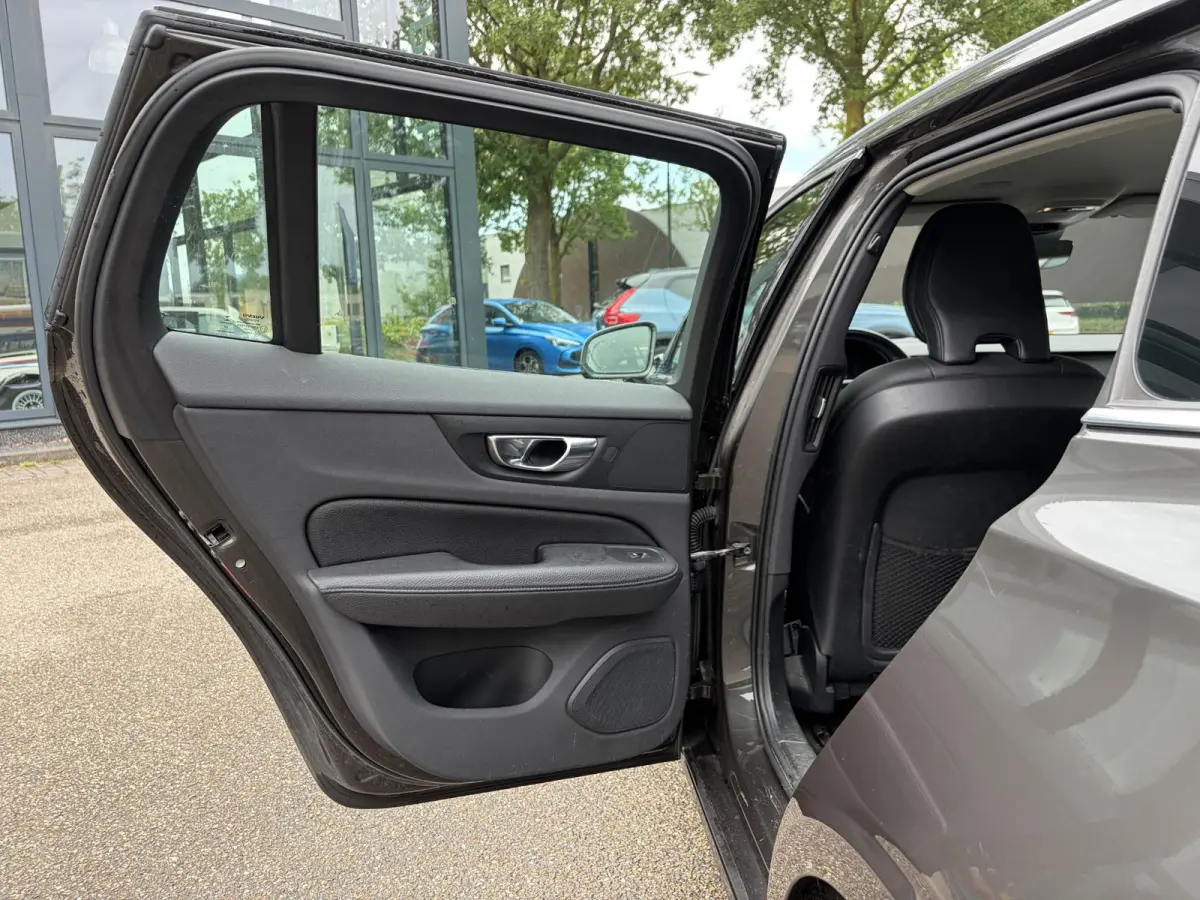2.0 B3 Inscription ELEK. TREKHAAK | ELEK. STOELEN | ADAPT. CRUISE CONTROL | 12 MND BOVAG GARANTIE | STOEL + STUURVERWARMING | ELEK. ACHTERKLEP |