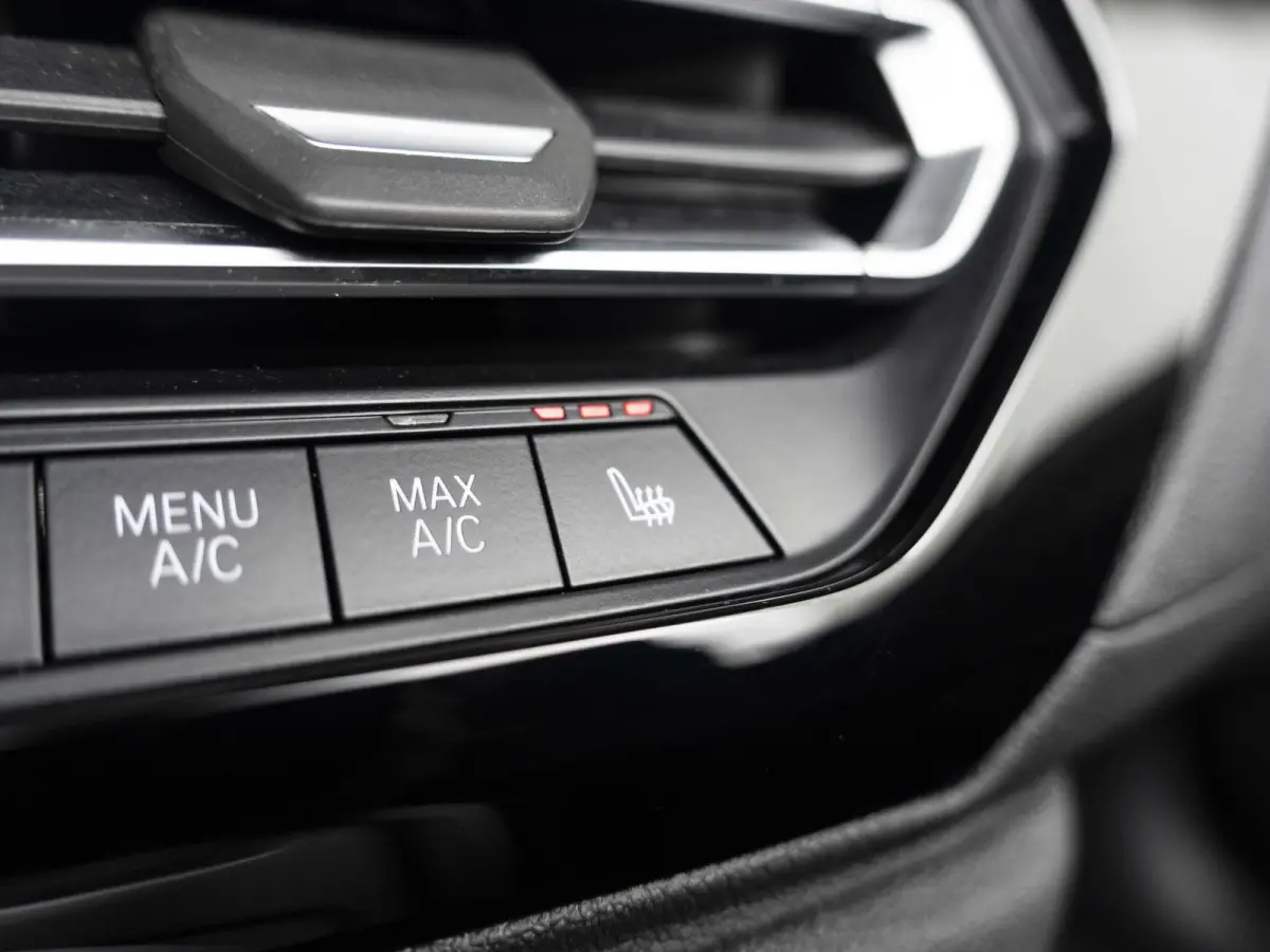 sDrive30i | High Executive | M Sportpakket | 19 inch | Stuurwielverwarming | Comfort Access | Driving Assistent | Head Up Display | Harman Kardon