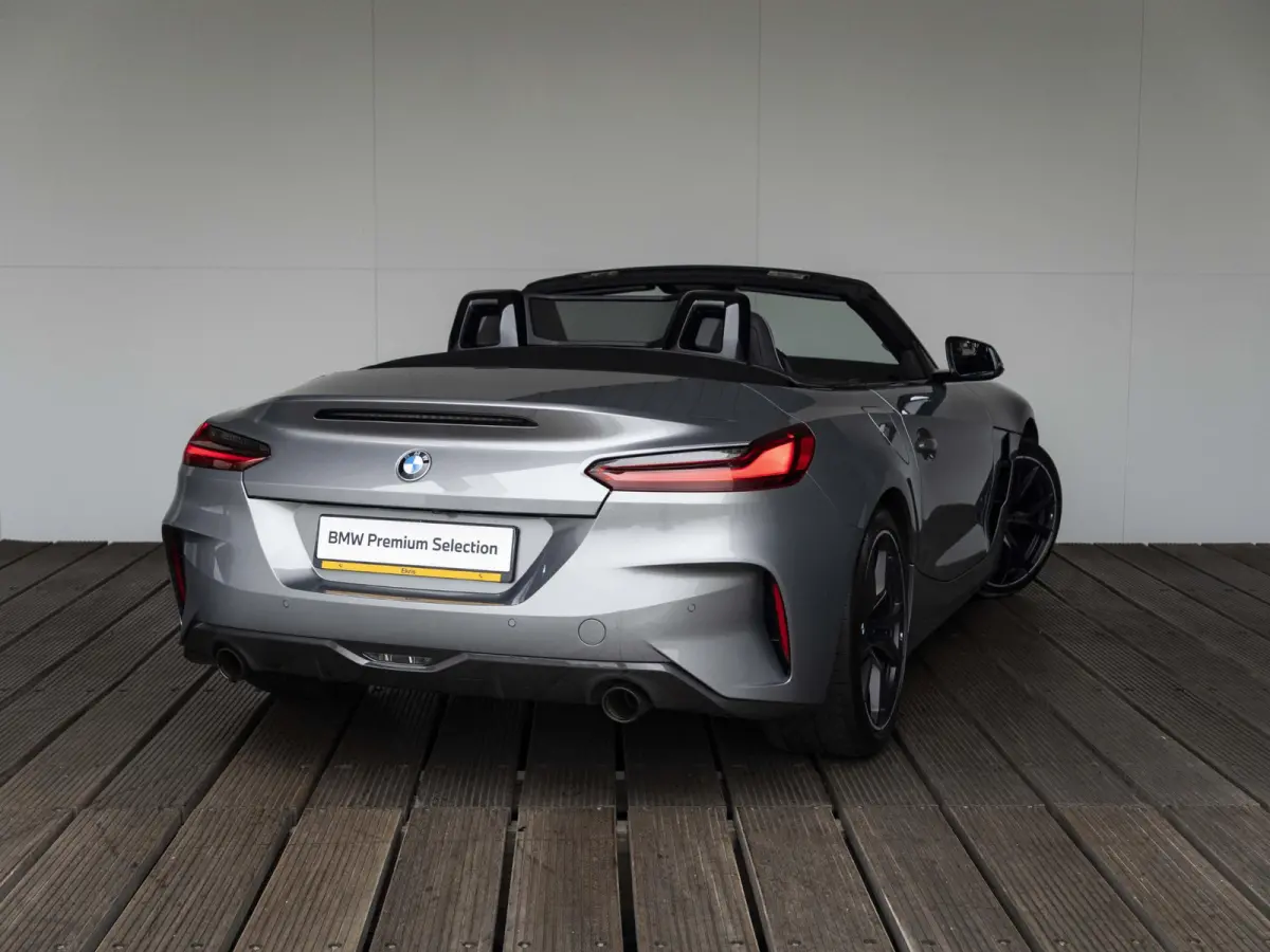 sDrive30i | High Executive | M Sportpakket | 19 inch | Stuurwielverwarming | Comfort Access | Driving Assistent | Head Up Display | Harman Kardon