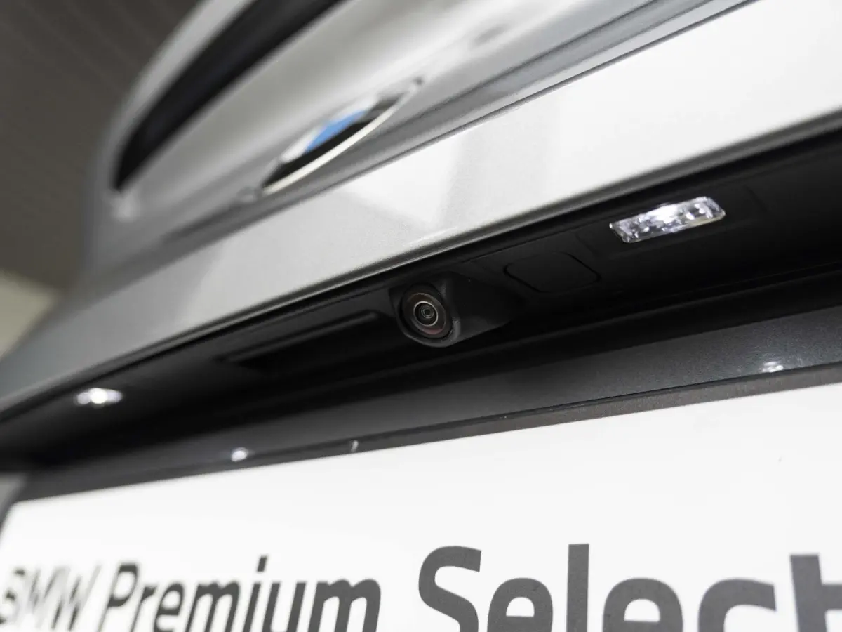 sDrive30i | High Executive | M Sportpakket | 19 inch | Stuurwielverwarming | Comfort Access | Driving Assistent | Head Up Display | Harman Kardon