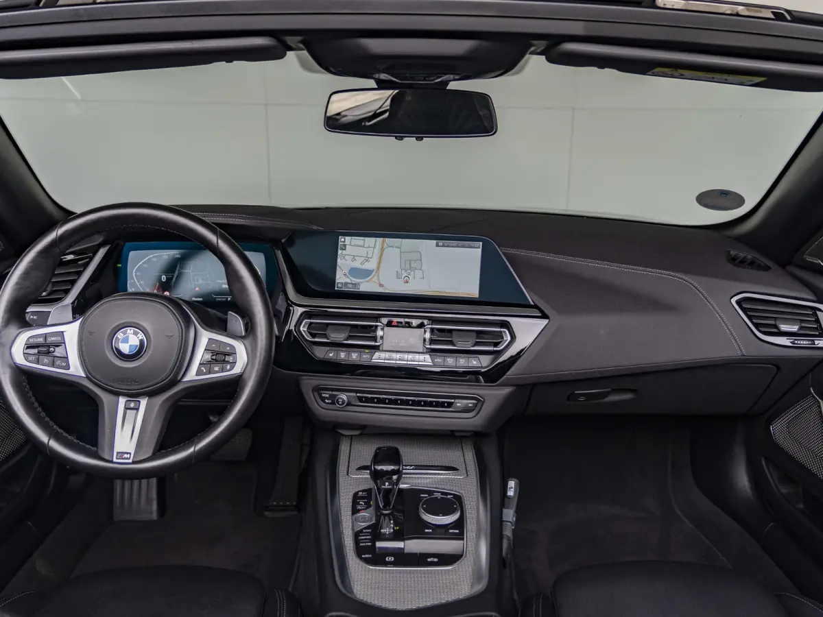 sDrive30i | High Executive | M Sportpakket | 19 inch | Stuurwielverwarming | Comfort Access | Driving Assistent | Head Up Display | Harman Kardon