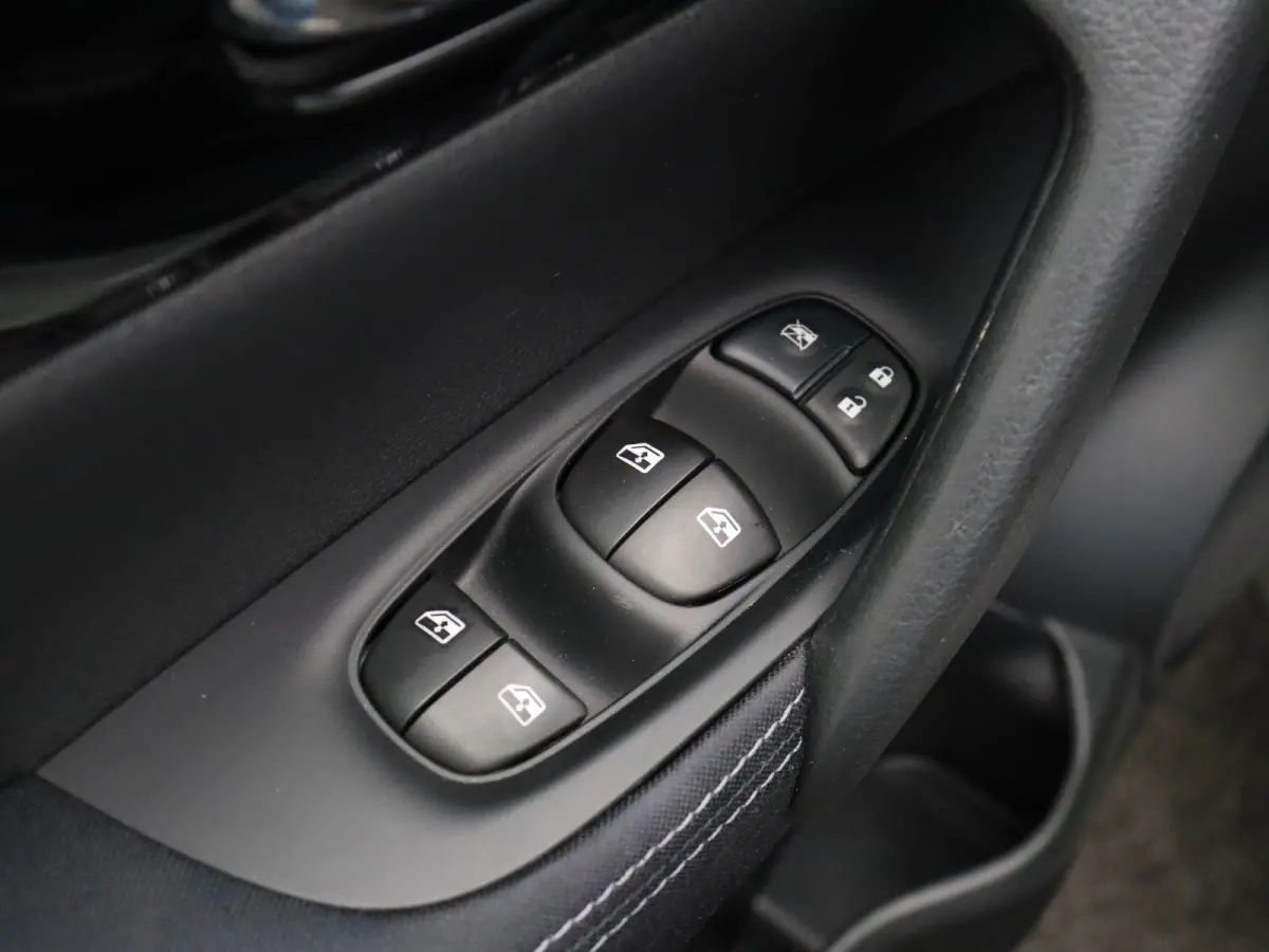 140pk DIG-T N-Connecta | Trekhaak | Panorama dak | Android auto & Apple carplay |