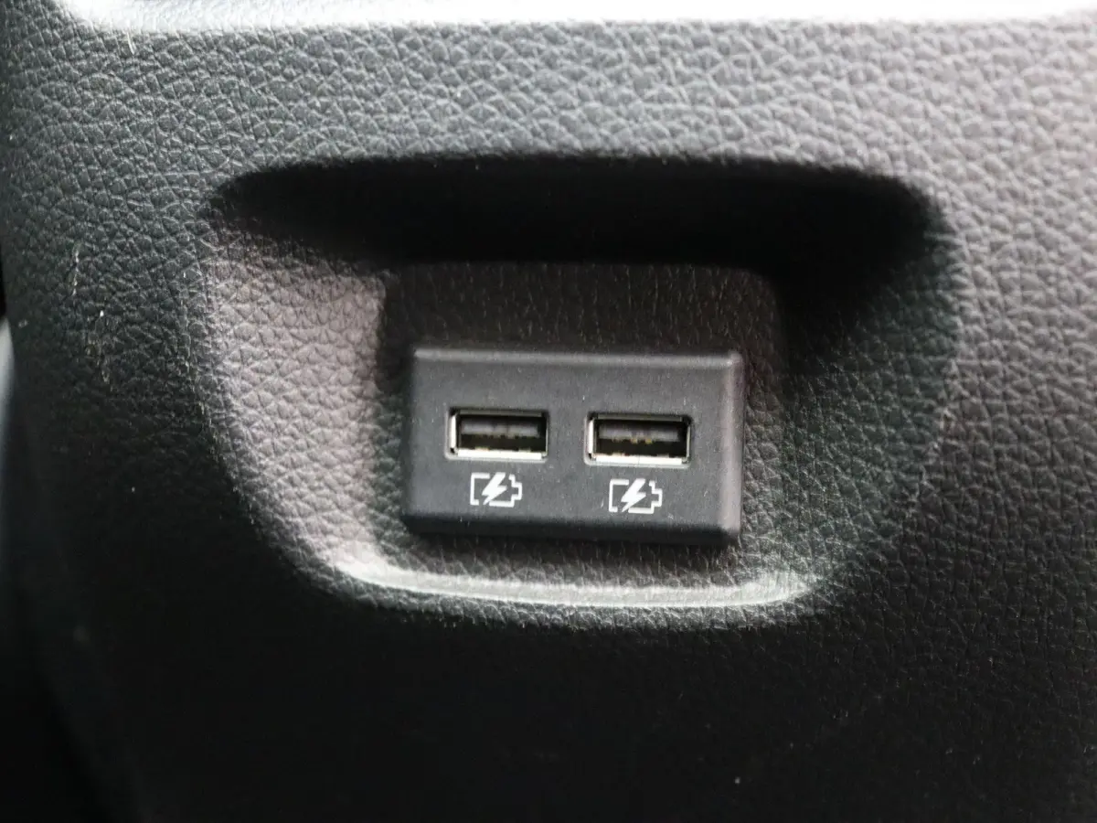 140pk DIG-T N-Connecta | Trekhaak | Panorama dak | Android auto & Apple carplay |