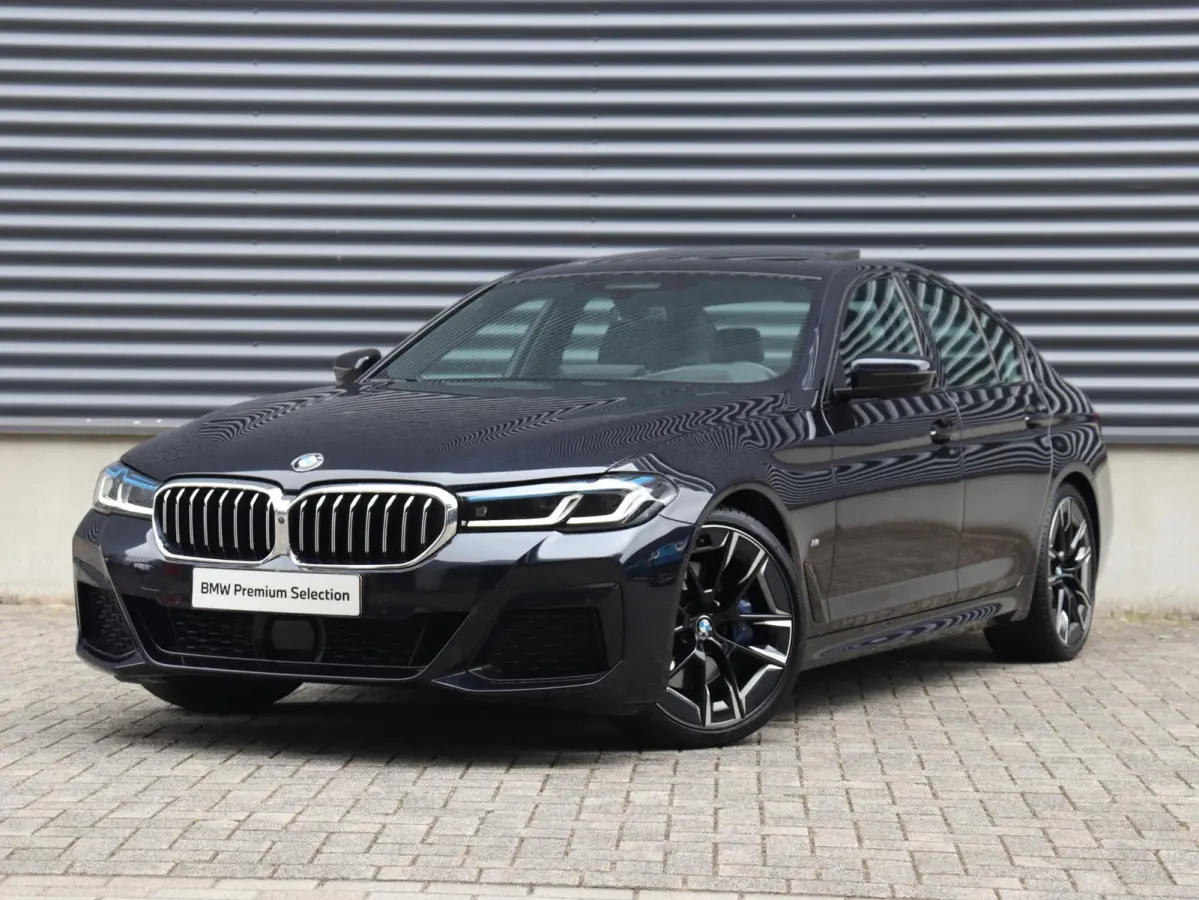530i | High Executive | M Sportpakket | Panodak | Head-Up | Trekhaak | Driving Assistant Prof. | Hi-Fi | Parking Assistant Plus | Laserlight | Comfort Access | 20'' LMV