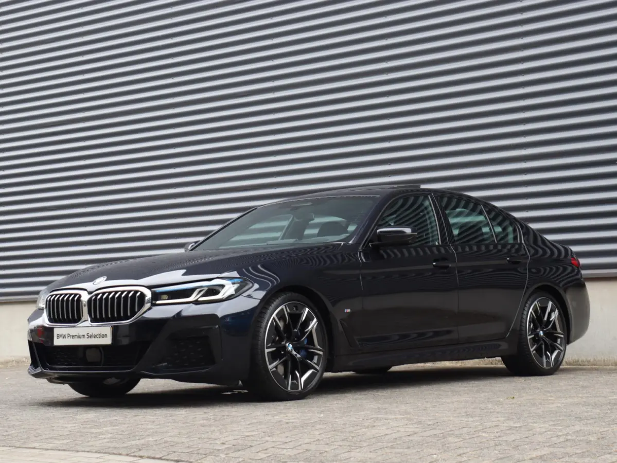 530i | High Executive | M Sportpakket | Panodak | Head-Up | Trekhaak | Driving Assistant Prof. | Hi-Fi | Parking Assistant Plus | Laserlight | Comfort Access | 20'' LMV