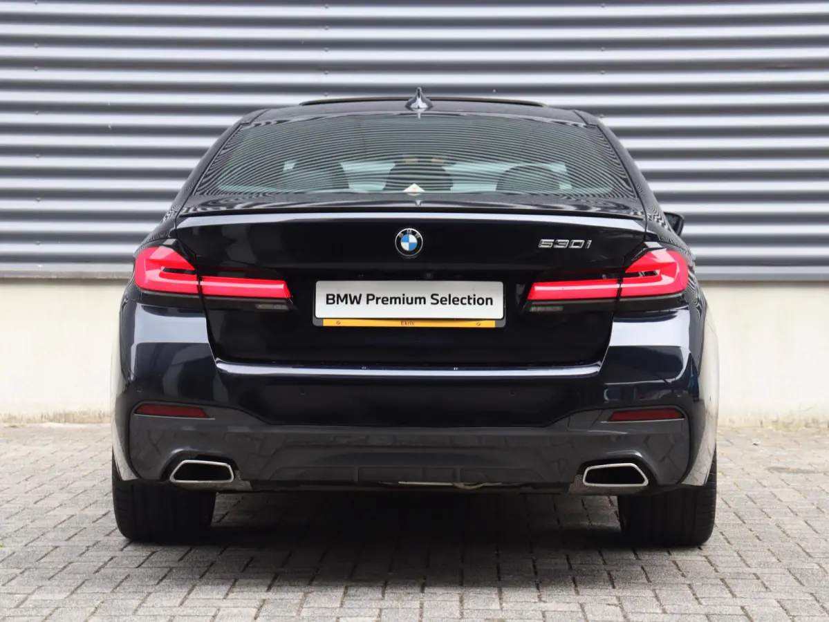 530i | High Executive | M Sportpakket | Panodak | Head-Up | Trekhaak | Driving Assistant Prof. | Hi-Fi | Parking Assistant Plus | Laserlight | Comfort Access | 20'' LMV